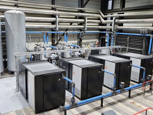 Geveke-schroefcompressoren-bij-afvalverwerker-500x375-(1).jpg Geveke-schroefcompressoren-bij-afvalverwerker-500x375-(1).jpg