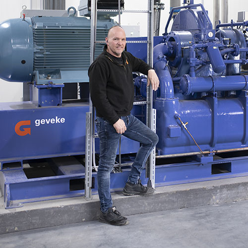 "We waren tevreden over onderhoud en service van Geveke. Maar bij een installatie in een nieuw pand gaat het ook om het advies, het projectmanagement en natuurlijk de prijs. Bij Geveke klopte vooraf het hele verhaal”.